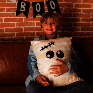 10 COUPONS FEUTRINE ADH?SIVE 24X45CM COLORIS ASSORTIS